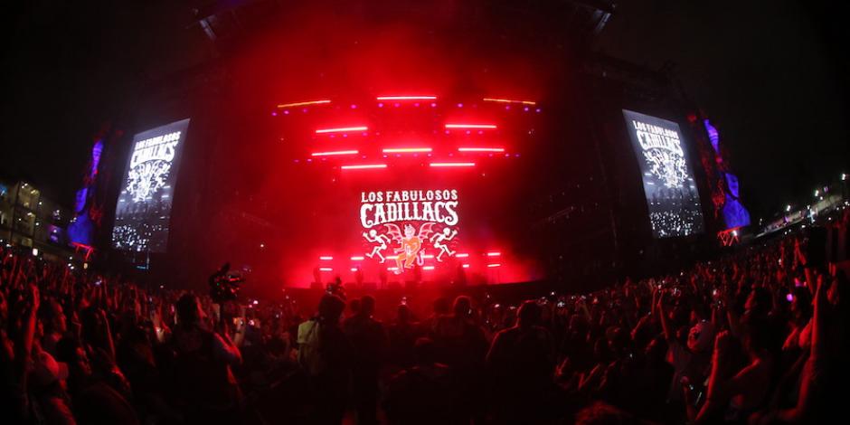 Los Fabulosos Cadillacs, la noche de ayer en el escenario principal.