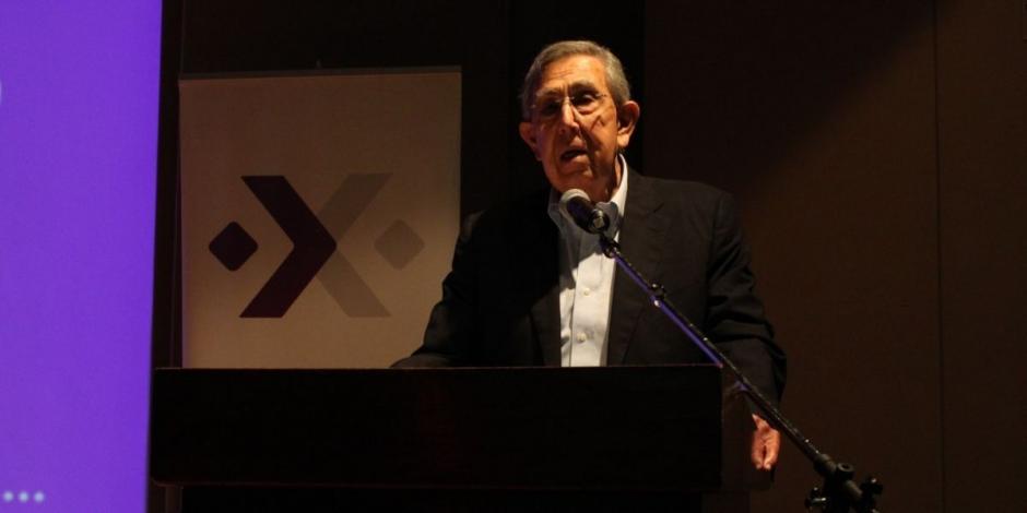 Cuauhtémoc Cárdenas durante una conferencia de prensa por el quinto aniversario de Nosotrxs.