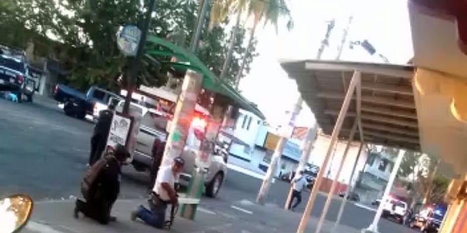 Medios de Colima señalaron que un francotirador atacó a policías del estado.