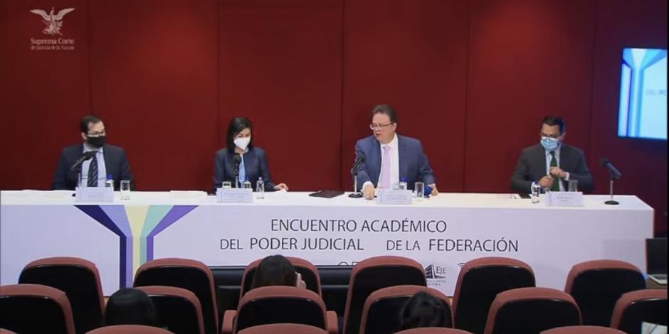Mesa redonda "Características y retos de la nueva carrera judicial".