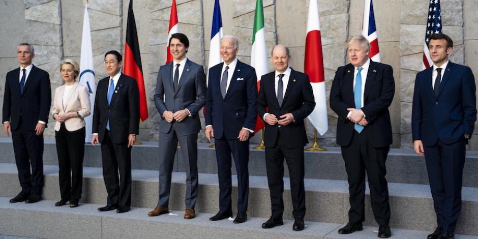 De izq. a der.: Jens Stoltenberg (OTAN), Ursula von der Leyen (UE) y los mandatarios Fumio Kishida (Japón), Justin Trudeau (Canadá), Joe Biden (EU), Olaf Scholz (Alemania), Boris Johnson (GB) y Emmanuel Macron (Francia).