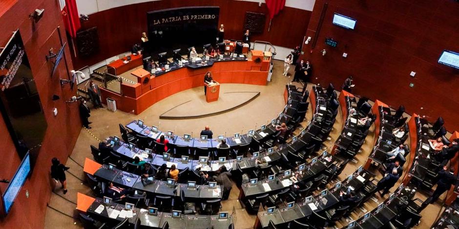 Morena y oposición chocan en el Senado por reforma electoral de AMLO.