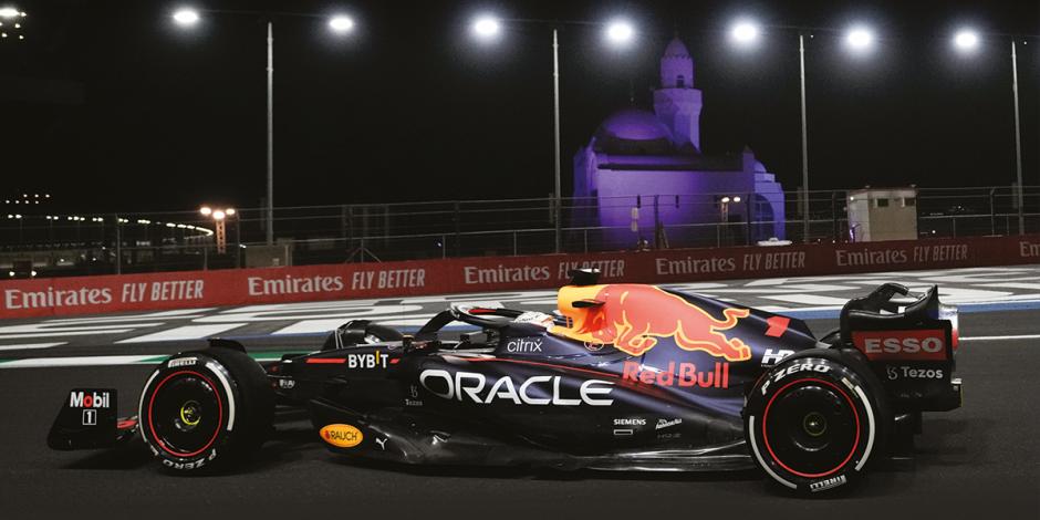 El monoplaza de Max Verstappen, ayer,  en el Circuito de la Corniche de Yeda.