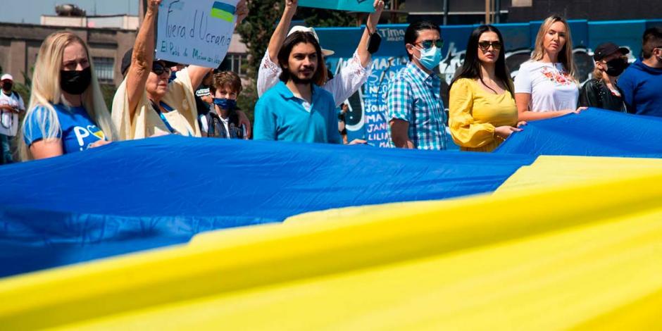 Ucranianos han arribado a México y otros que ya radicaban en el país han protestado por el conflicto que se vive en su nación