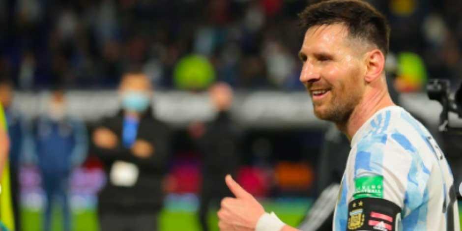Lionel Messi durante un partido con Argentina rumbo a la Copa del Mundo Qatar 2022.