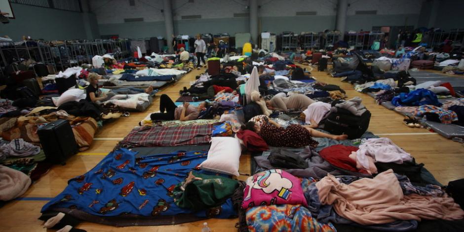 Ucranianos en un refugio en Tijuana, ayer.