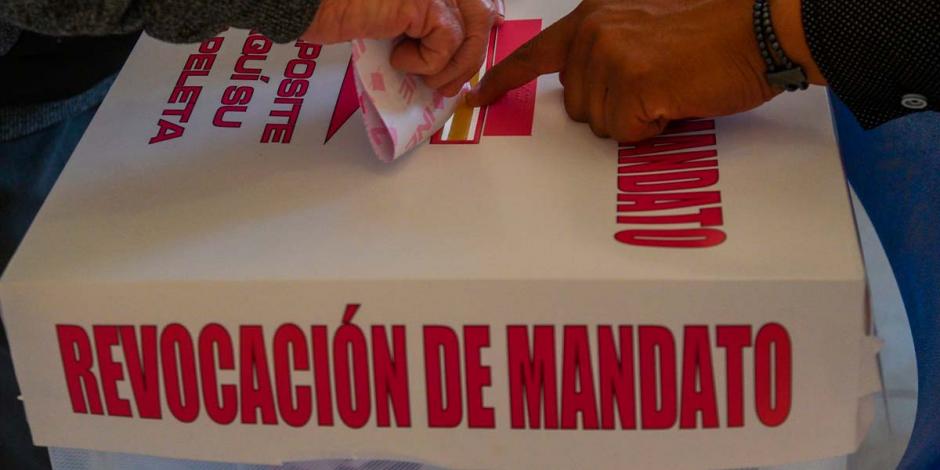 PRD celebra que TEPJF confirme promoción indebida de Morena en Revocación de Mandato.