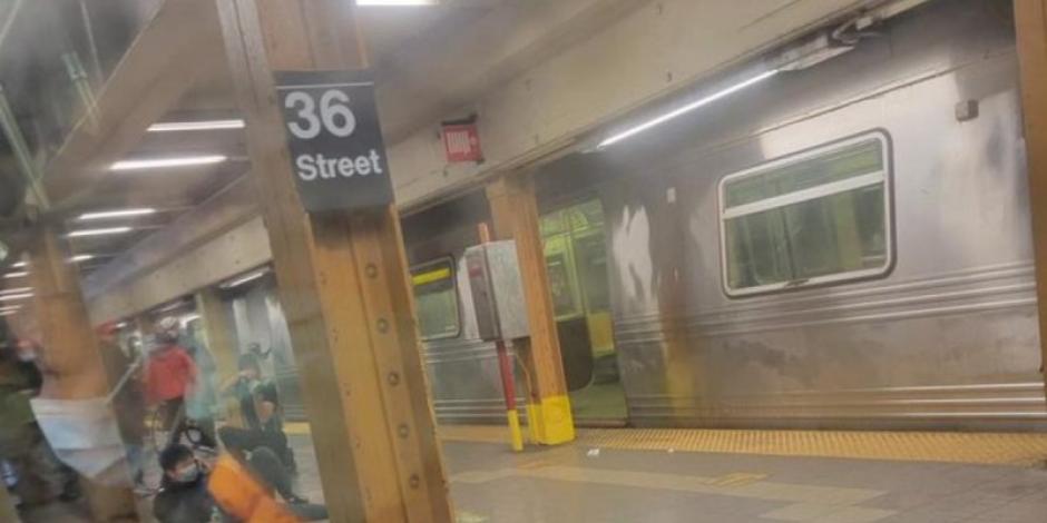 Se registra tiroteo en el metro de Nueva York; reportan al menos 5 heridos  de bala