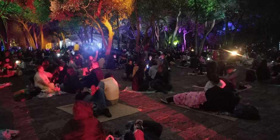 Arman picnic nocturno en el Jardín Botánico del Bosque de Chapultepec