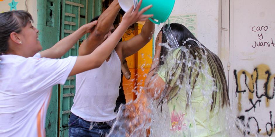 Multas por gastar el agua  en CDMX ascienden hasta a 3 mil 800 pesos