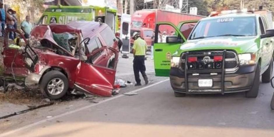 Accidente automovilístico en la carretera México-Toluca deja un saldo preliminar de tres fallecidos.