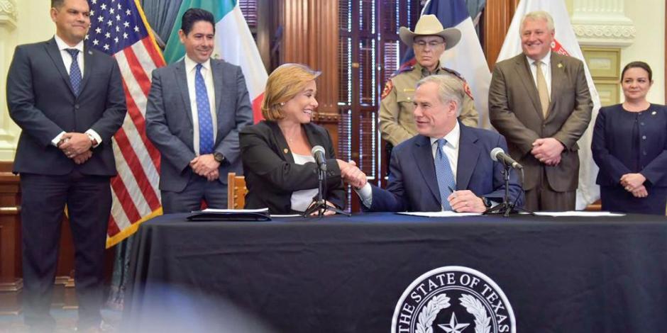 La gobernadora de Chihuahua y el gobernador de Texas, ayer.