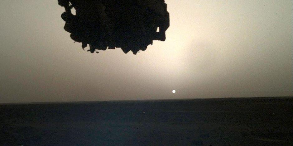 La NASA publicó una serie de fotografías del amanecer en Marte.
