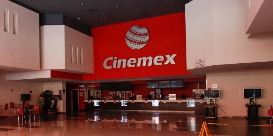 Cinemex ofreció una disculpa tras acusación de transfobia de una clienta.