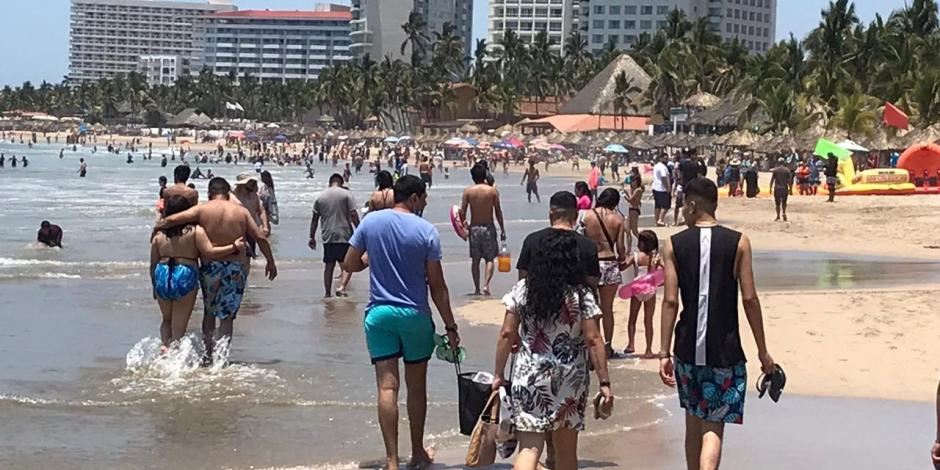 Más de 200 mil turistas disfrutaron de las playas de Guerrero en Semana Santa.