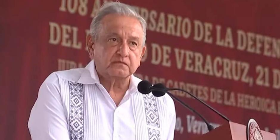 Andrés Manuel López Obrador en la celebración por el 108 Aniversario de la Defensa Patriótica del Puerto de Veracruz