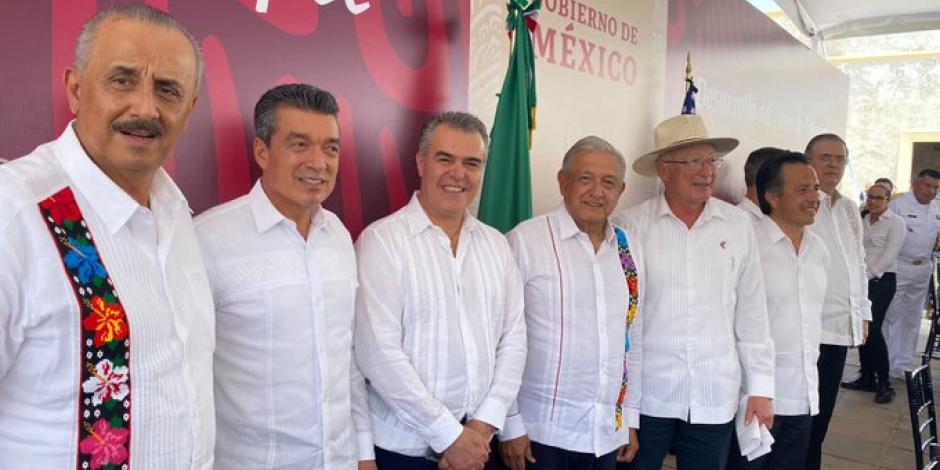 El Presidente encabezó un acto sobre el Istmo de Tehuantepec, ayer.