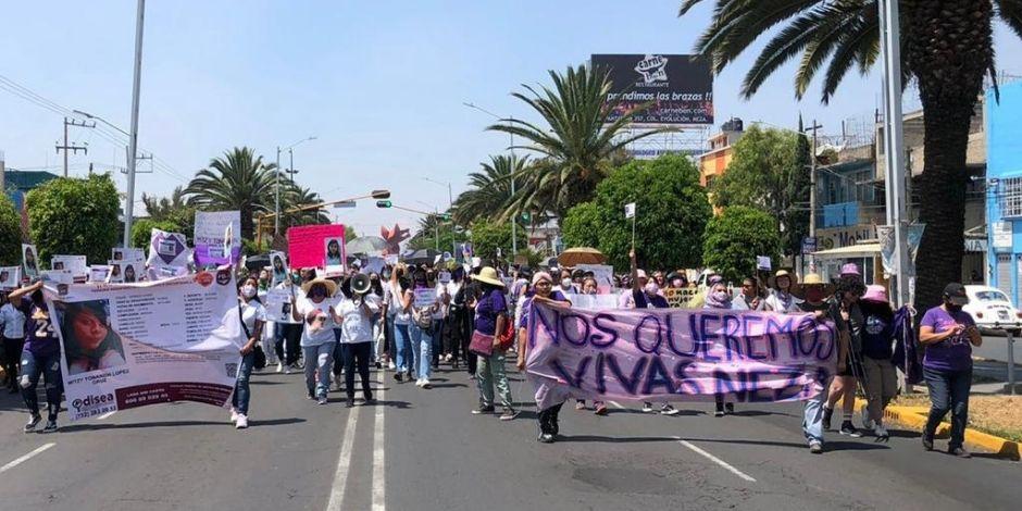 Colectivos feministas protestaron en Nezahualcóyotl contra feminicidios y desapariciones.