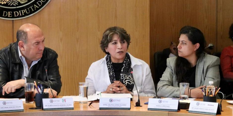 Delfina Gómez en su reunión con diputados para tratar desaparición de las Escuelas de Tiempo Completo.