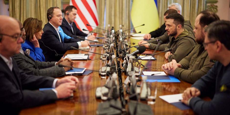 Nancy Pelosi, presidenta de la Cámara de Representantes de Estados Unidos, se reunió en Kiev con el presidente de Ucrania, Volodimir Zelenski