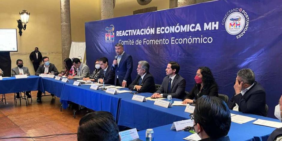 El alcalde presentó el plan para reactivar la economía en la demarcación, con programas de empleo, atención directa a las empresas, emprendedurismo y desarrollo cooperativo, entre otros.