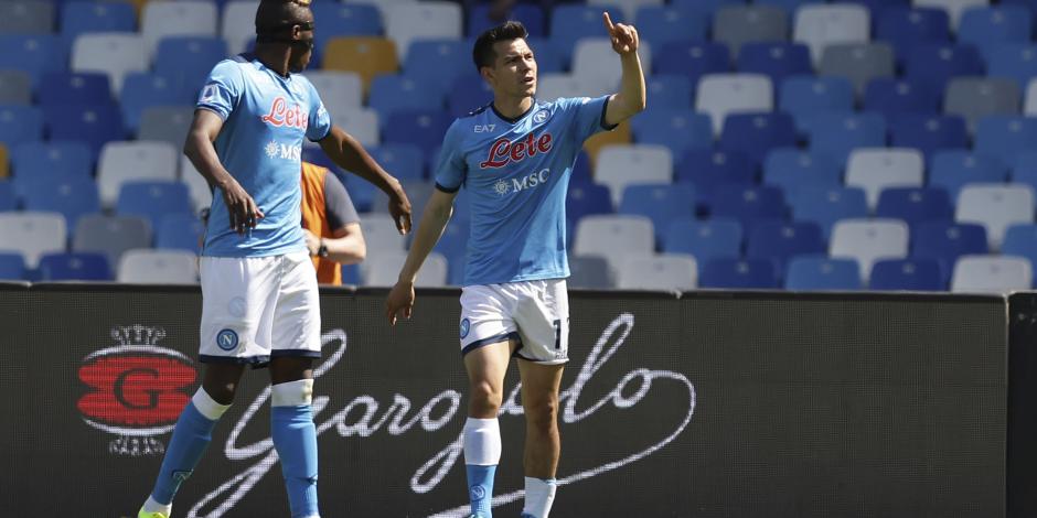 Hirving Lozano festeja el gol que anotó en el triunfo del Napoli por 6-1 sobre el Sassuolo, el pasado 30 de abril.