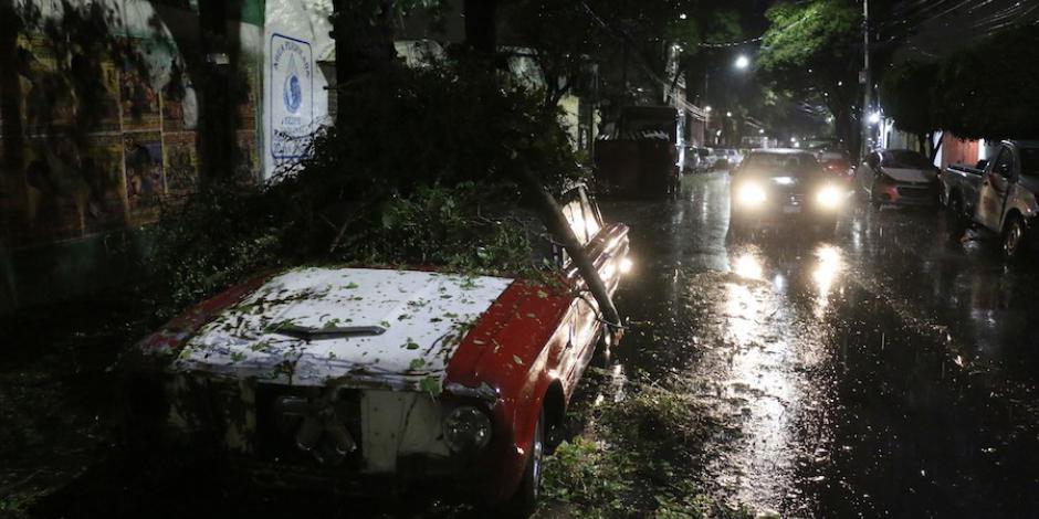 Las fuertes lluvias de la tarde-noche causaron afectación en al menos 40 colonias de la alcaldía Azcapotzalco.