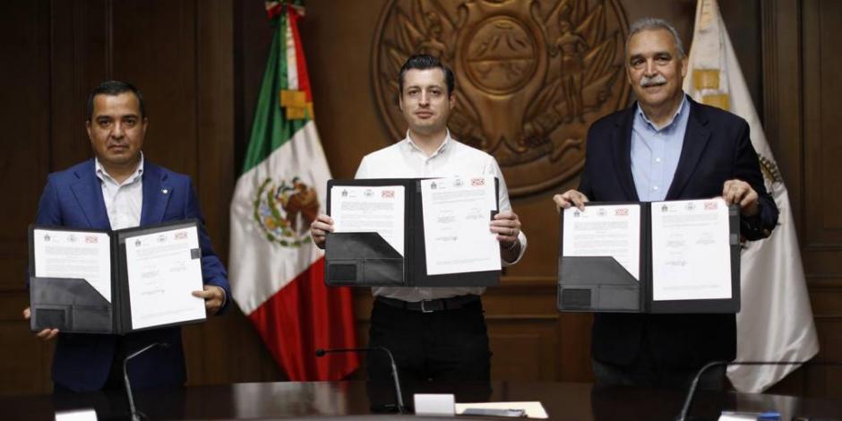En la presentación del acuerdo en Monterrey.