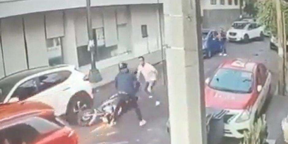 Hombre se enfrenta a un ladrón en la alcaldía Benito Juárez.