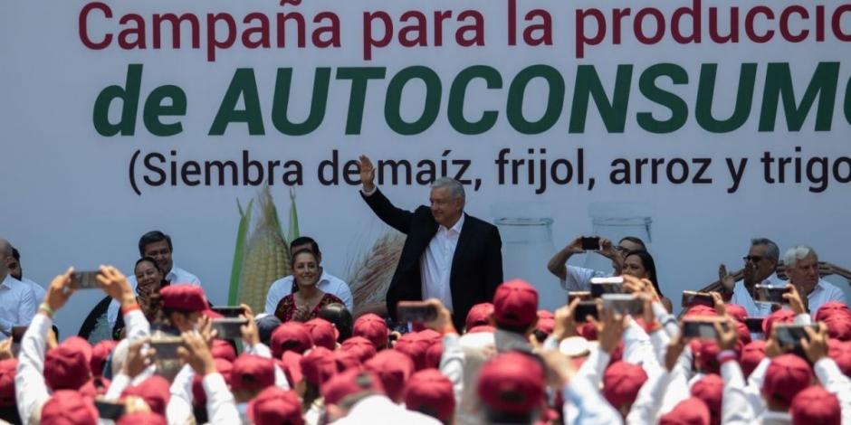 Andrés Manuel López Obrador, Presidente de México, encabezó la jornada de Producción para el autoconsumo que se llevó a cabo en el patio central de Palacio Nacional.