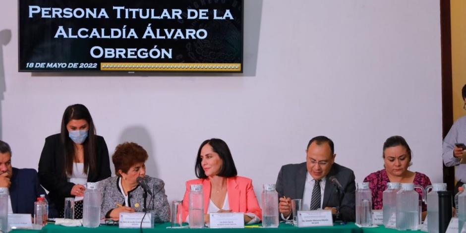 La alcaldesa de Álvaro Obregón, Lía Limón, durante su comparecencia en el Congreso de la CDMX.