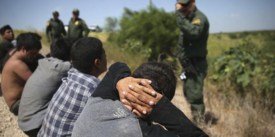 Capturan a 976 migrantes en en la frontera de Texas