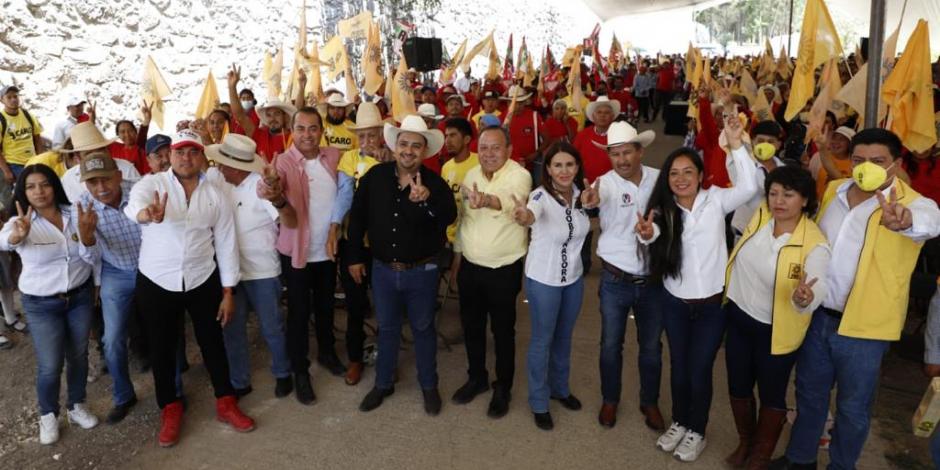 Jesús Zambrano mostró su apoyo al proyecto de Carolina Viggiano, quien compite por la gubernatura de Hidalgo por la coalición Va por México.