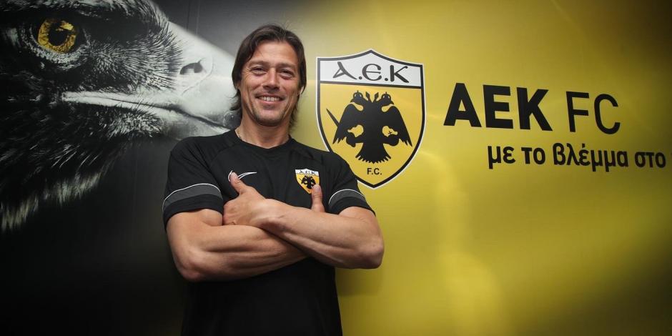 Matías Almeyda fue presentado como entrenador del AEK de Grecia..