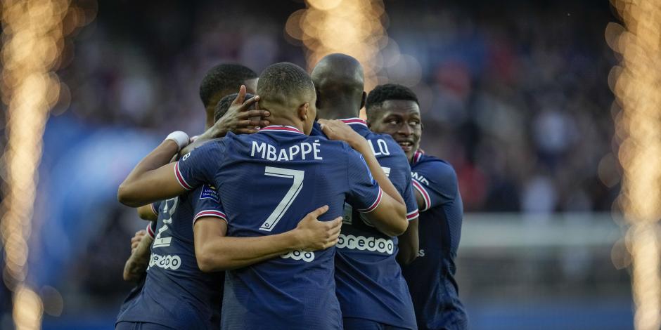 Jugadores del PSG festejan un gol contra el Troyes en la Ligue 1, el pasado 8 de mayo.