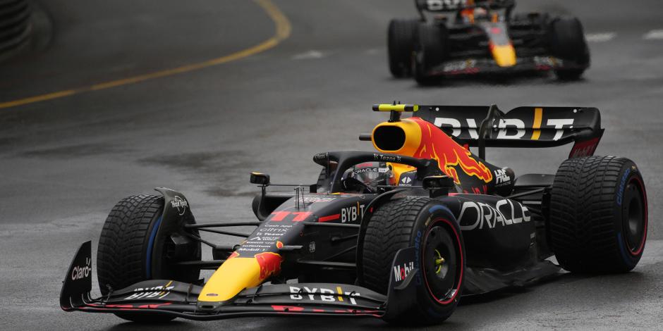 El mexicano Checo Pérez lidera a su compañero en Red Bull, Max Verstappen, en el Gran Premio de Mónaco de la F1.
