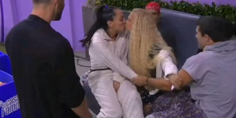 La casa de los famosos 2: Niurka e Ivonne Montero se dan tremendo beso en la boca (VIDEO)