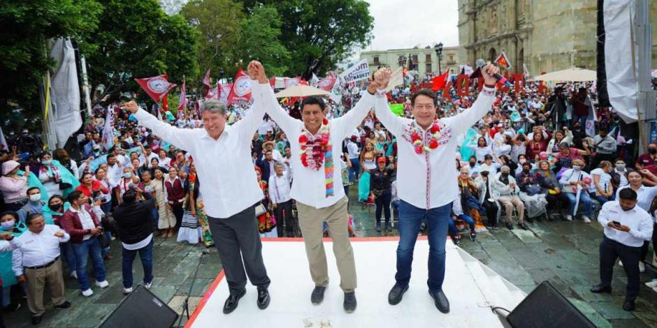 El candidato Salomón Jara Cruz agradeció el respaldo de la ciudadanía en su cierre de campaña.