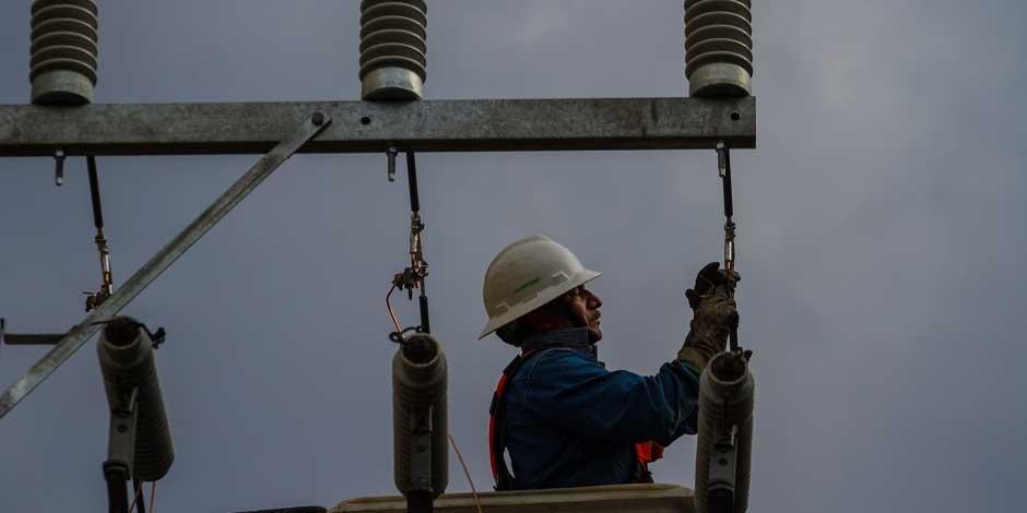 Servicio eléctrico se restablecerá en su totalidad hoy en Oaxaca; red carretera funcional: Alejandro Murat