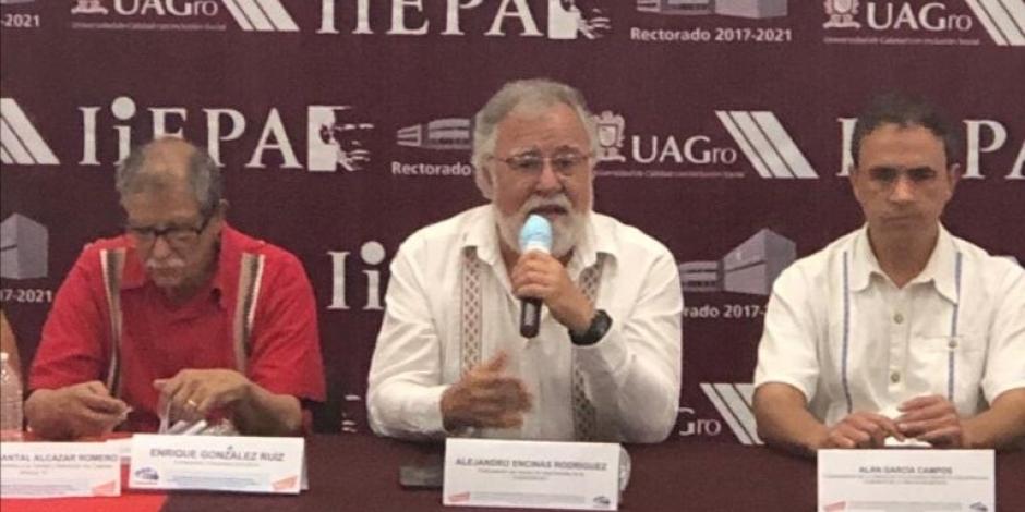 Alejandro Encinas, durante la presentación del informe final de actividades de la "Comisión de la Verdad", en Guerrero.