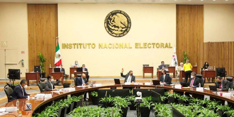 El diputado del PAN, Héctor Saúl Téllez Hernández, señaló que esperan la convocatoria de la Comisión de Presupuesto para analizar y regresar los recursos que "de forma injustificada" se le retiraron al INE para este 2022