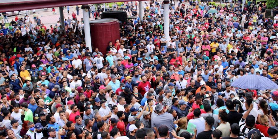 Calientan caravana 2 mil en Tapachula.