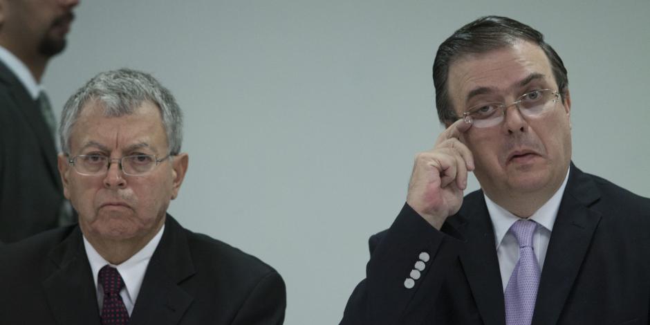 Manuel Camacho Solís y Marcelo Ebrard en 2013, en una foto de Archivo.