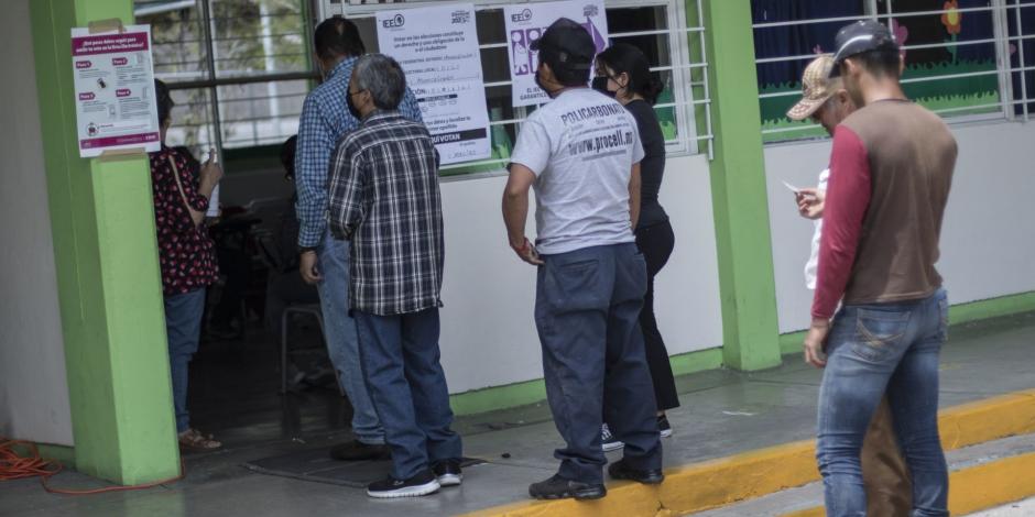 Ciudadanos participan en el proceso electoral de 2022 en Aguascalientes.