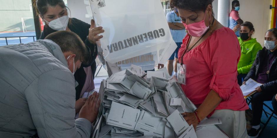Después del cierre de casillas a las 18 horas comenzó el conteo de votos que se emitieron durante la jornada de elección de gubernatura en Hidalgo.