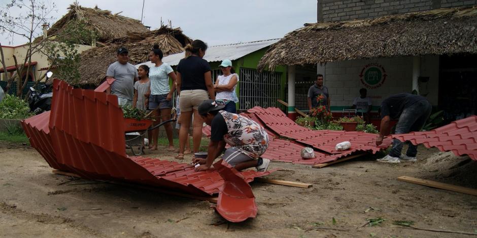 Comunidades afectadas por huracán Agatha.