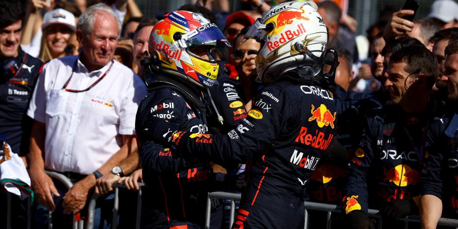 Checo Pérez y Max Verstappen, tras el Gran Premio de Azerbaiyán de F1.