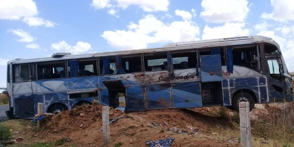 Autobús se volcó en Miguel Auza, Zacatecas.