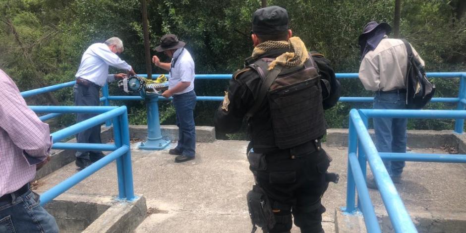 Conagua desactiva tomas irregulares en Nuevo León.