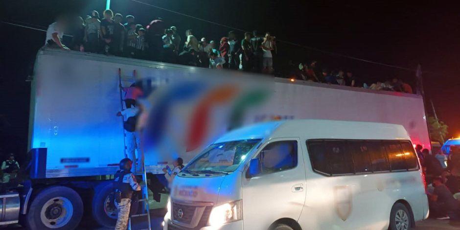 INM rescató a 366 migrantes hacinados en una caja de tráiler en Chiapas.